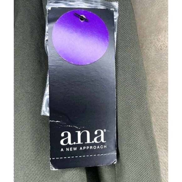 a.n.a New Approach Wear High Waisted Oregano Pleated Shorts Decorative Buttons - Picture 8 of 11